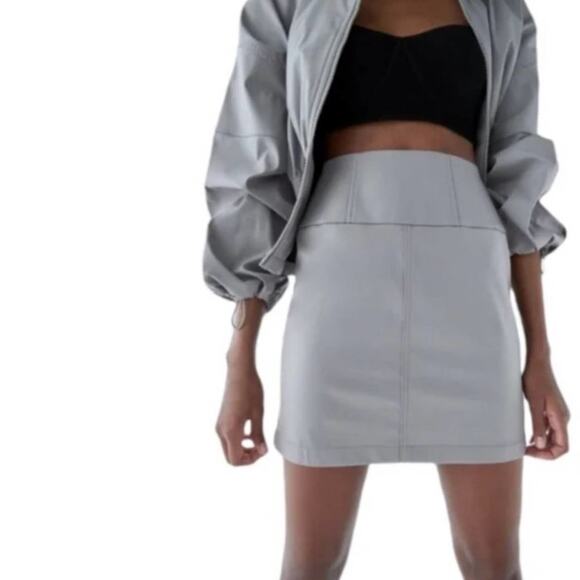NWT Zara Gray‎ Water Repellent Zip Mini Skirt - Picture 1 of 7